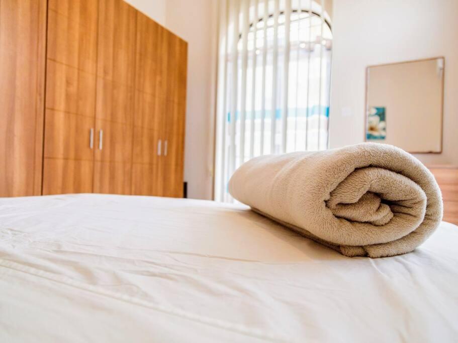 Sea Views Apartment-Wifi-Sleep 5 Марсаскала Екстер'єр фото